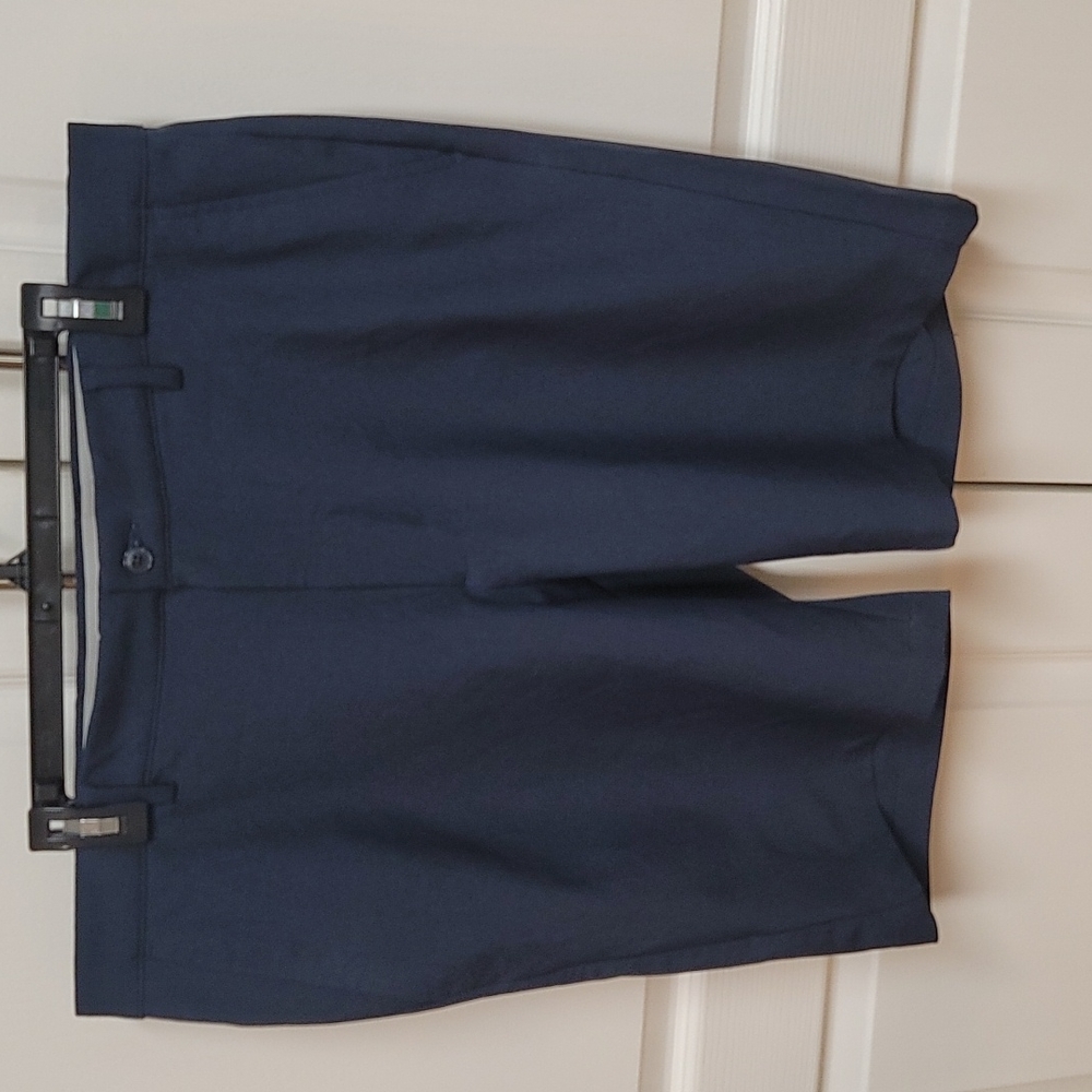 Men's Greg Norman size 38 navy blue golf shorts